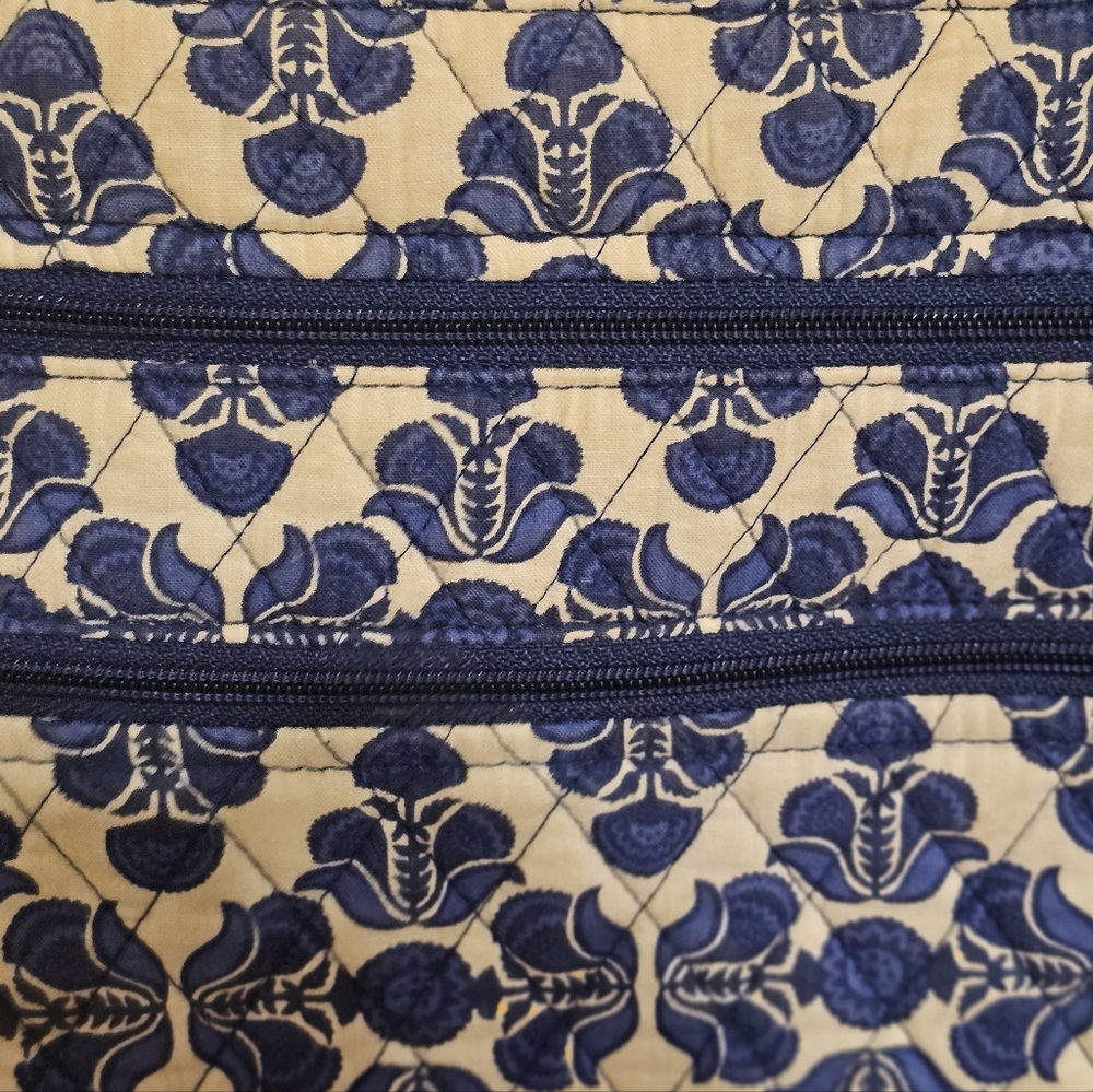 Vera Bradley Blue and Cream Floral Crossbody Bag - Picture 3 of 5